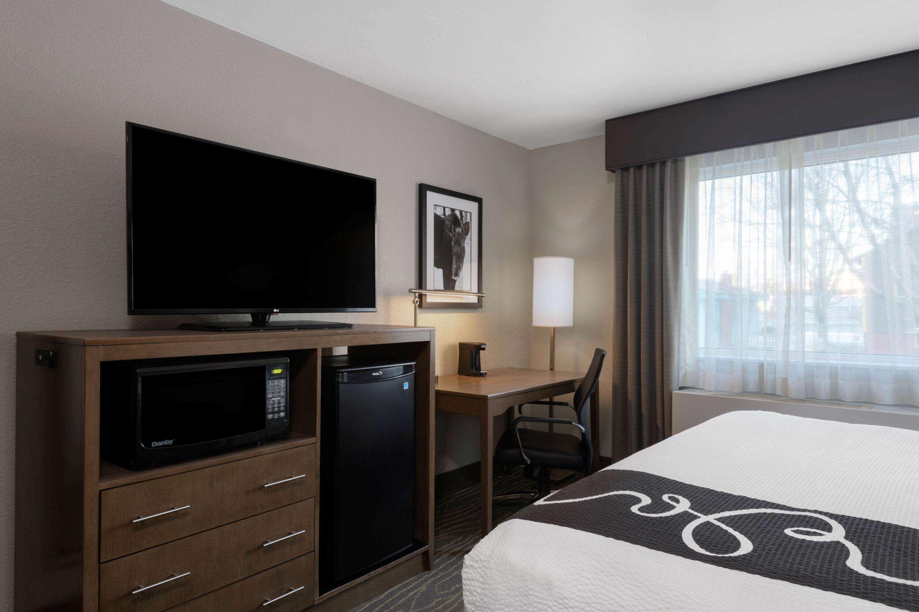 Готель La Quinta By Wyndham Anchorage Airport Екстер'єр фото