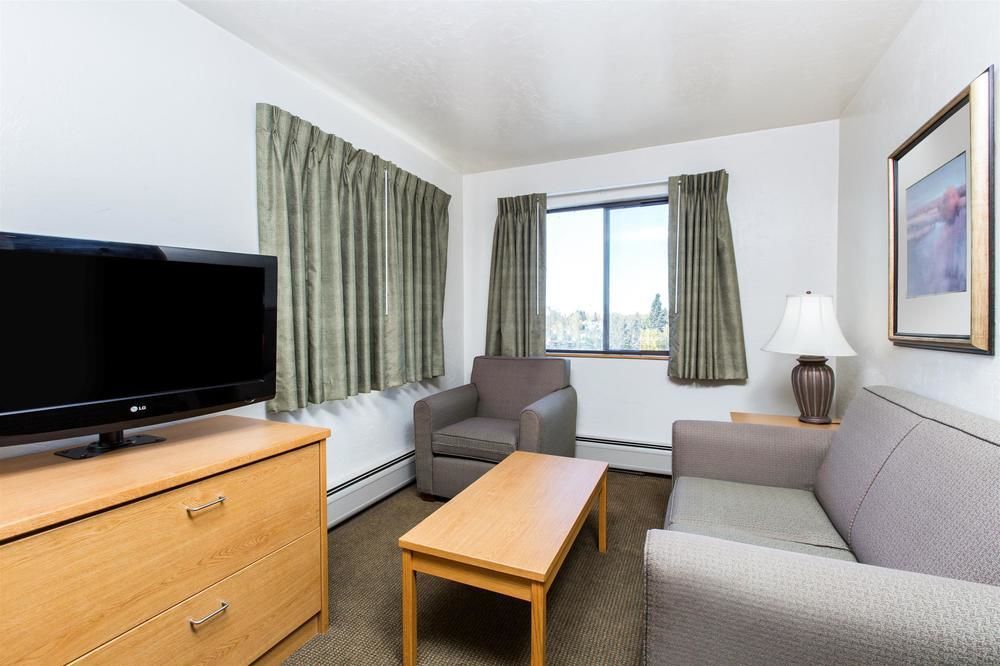 Готель La Quinta By Wyndham Anchorage Airport Екстер'єр фото