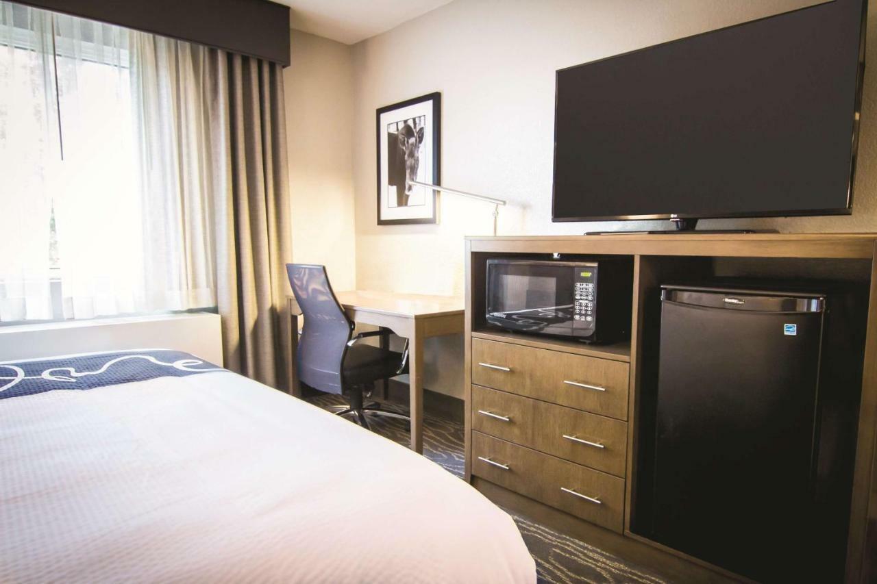 Готель La Quinta By Wyndham Anchorage Airport Екстер'єр фото